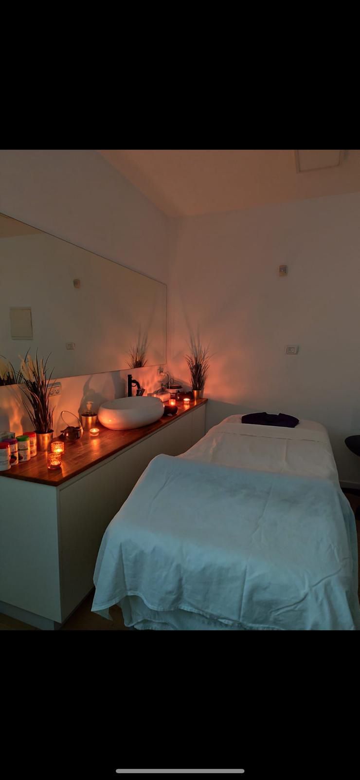 חדש ופרטי בירושלים  אישה יפה מקבלת בסוויטה פרטית v.i.p למגוון טיפולי מגע מפנקים המשאירים טעם של עוד !